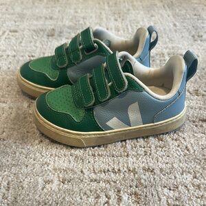 Veja Kids Sneakers in Green and Blue Sneakers